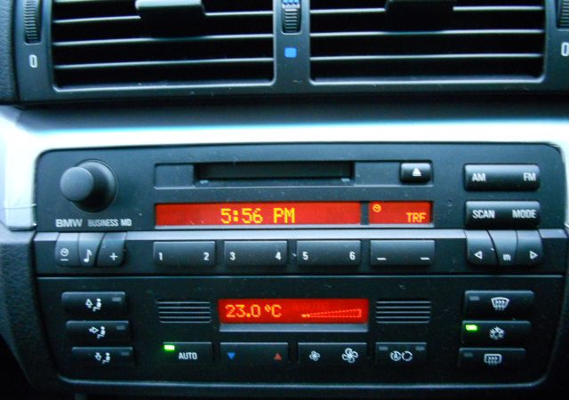 Ｅ４６　純正オーディオ　ラジオの周波数エリアの変更