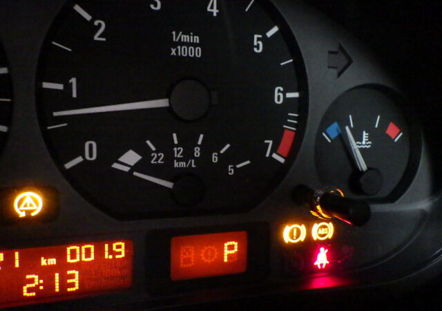 bmwe46 ABS TRCランプ点灯